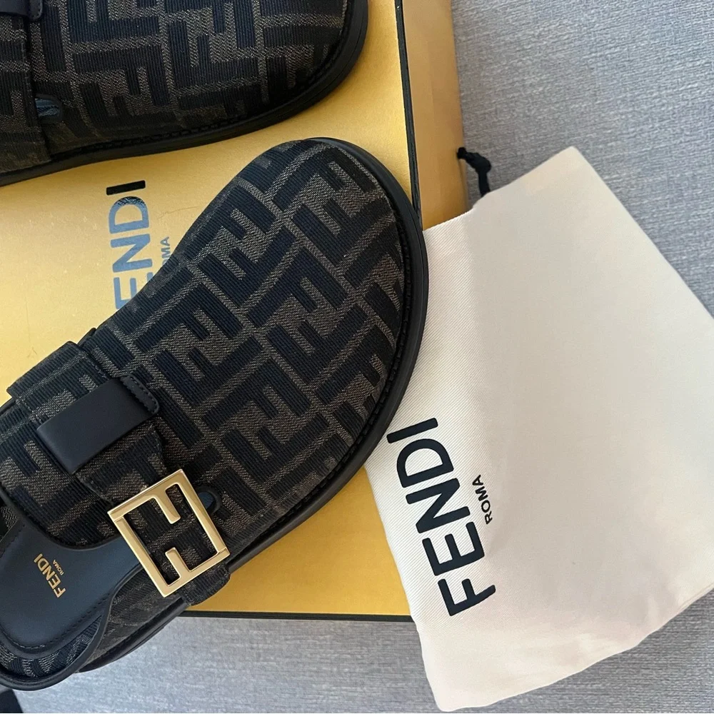 Fendi Monogram Sabot 🤎 - Picture 3 of 3